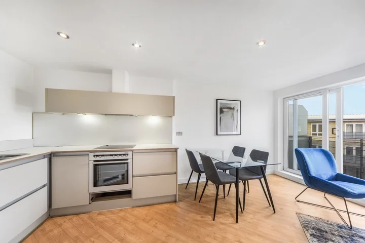 Flat Festubert Place in Greater London