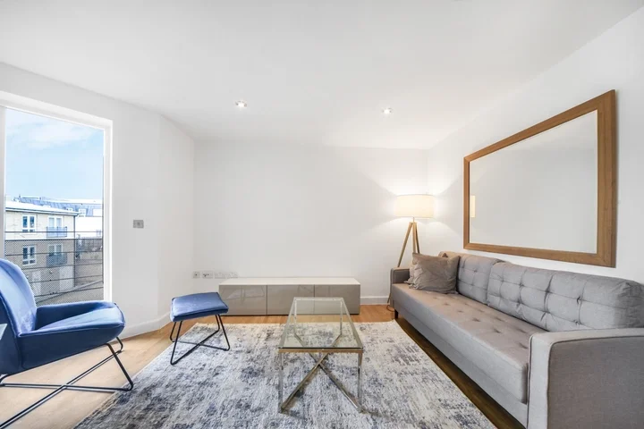 Flat Festubert Place in Greater London