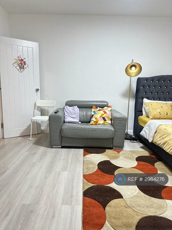 Room Botwell Lane in Greater London