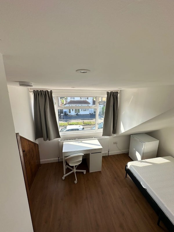 House Charterhouse Avenue in London