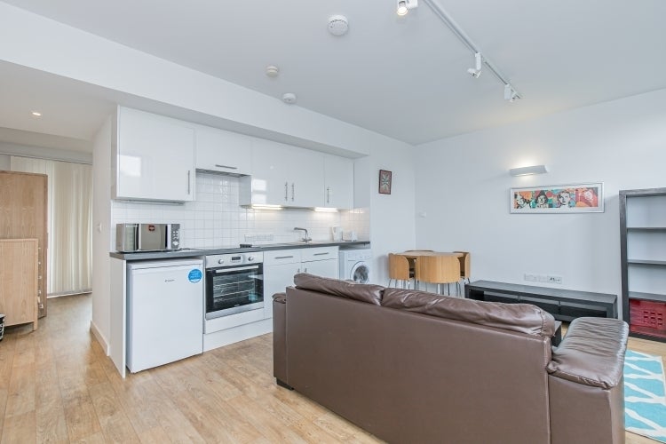 Flat Downside Road in Oxford