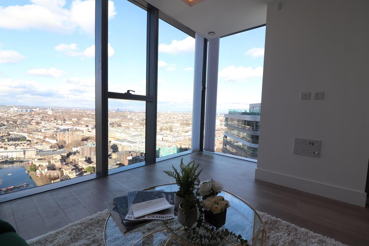 Flat Macclesfield Road in Greater London