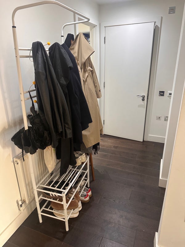 Room North End Road in Greater London