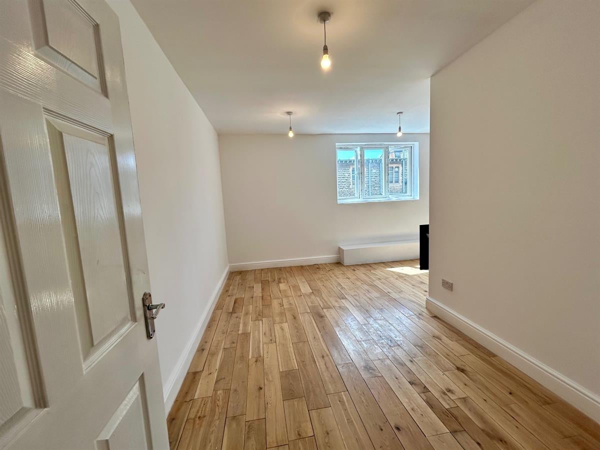 Flat Brereton Road in Bedford