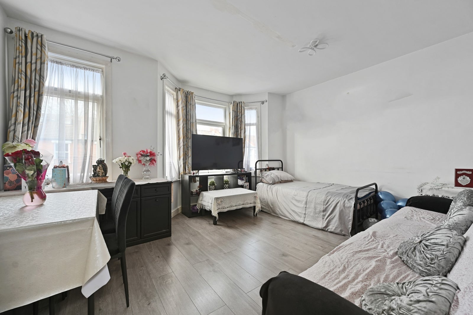 Flat Graham Road in Greater London