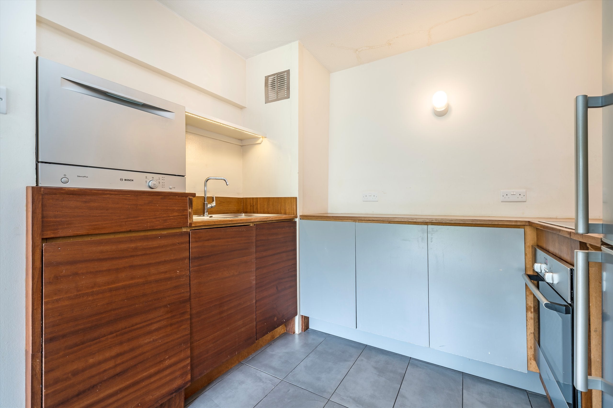 Flat Lansdowne Walk in Greater London