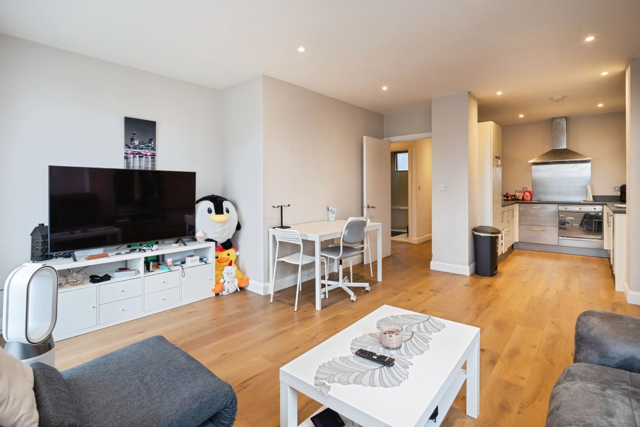Flat Three Mill Lane in Greater London