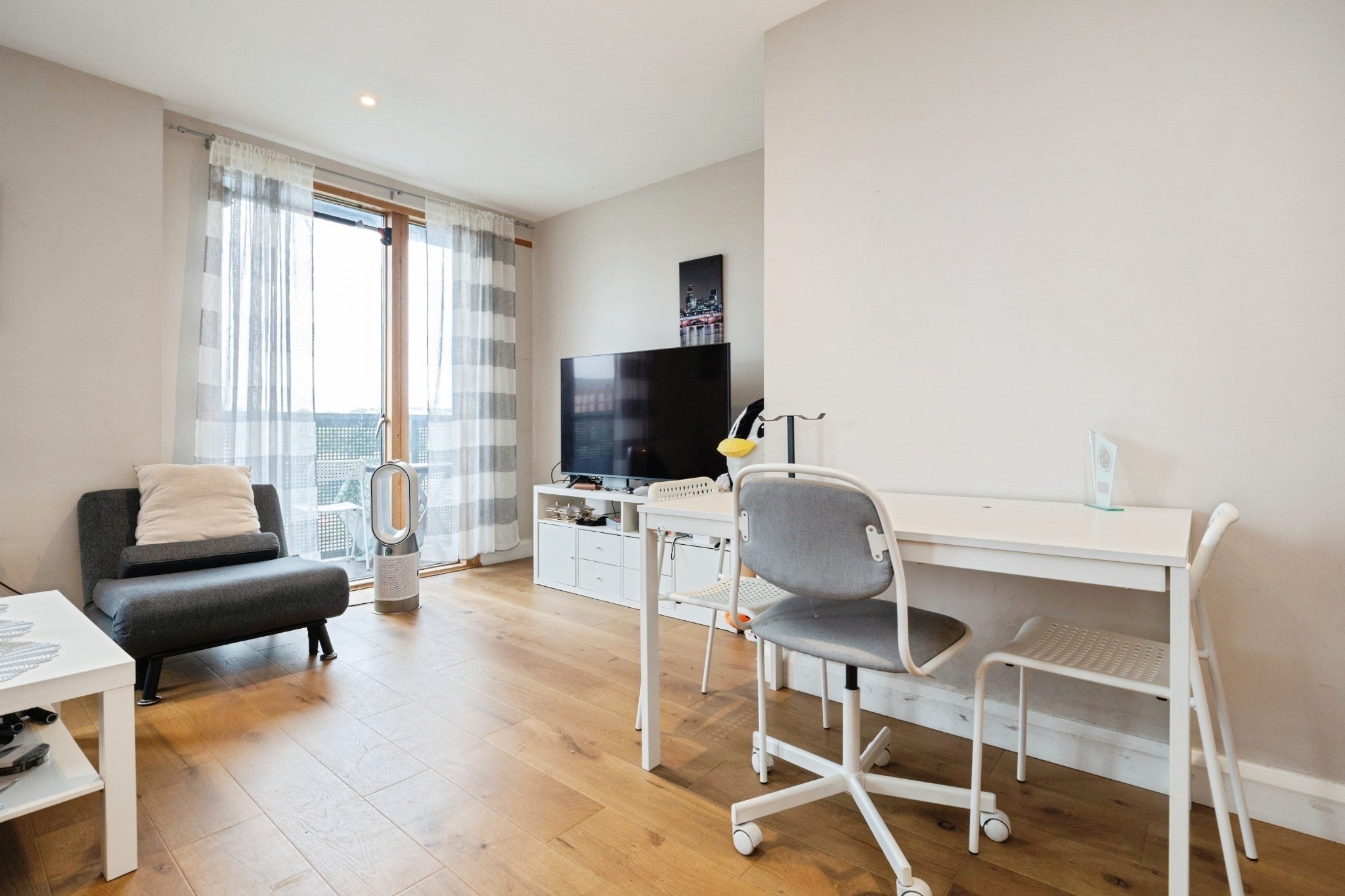 Flat Three Mill Lane in Greater London