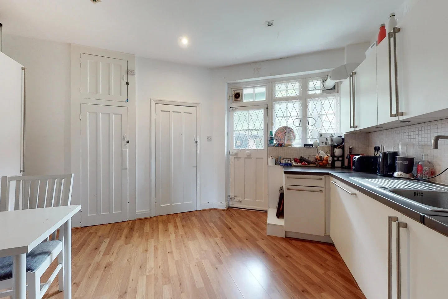 Flat Golders Green Crescent in Greater London