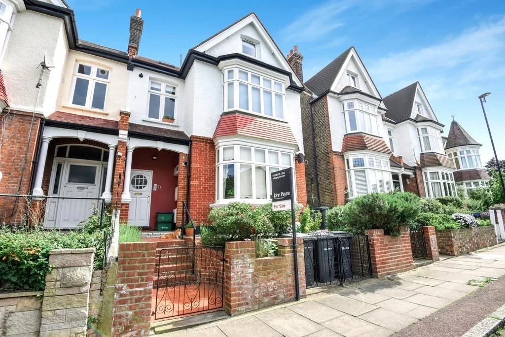 Flat Eliot Park in Greater London
