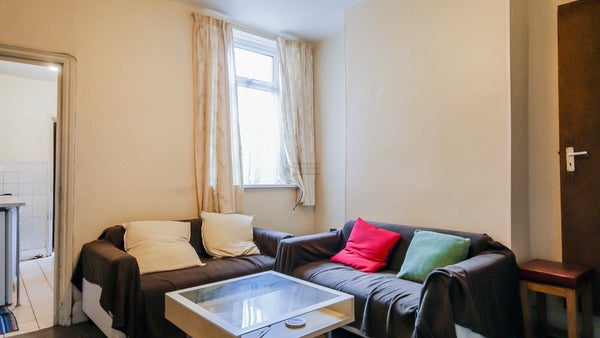 Room Lottie Road in Birmingham