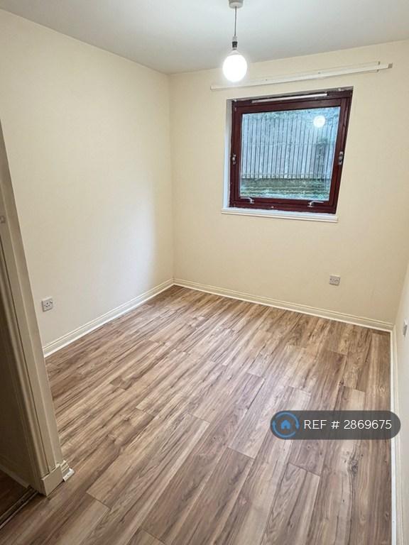 Flat Leyden Court in Glasgow
