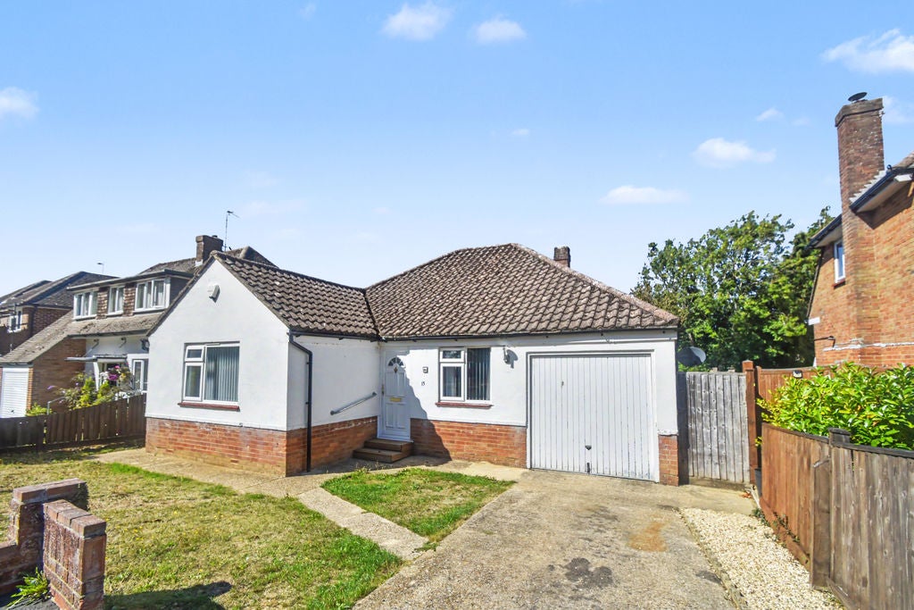 House Esher Close in Basingstoke and Deane
