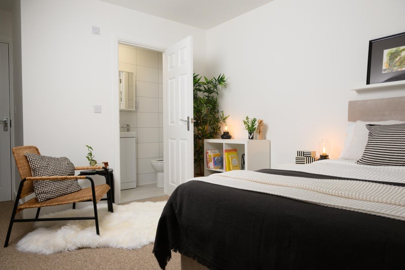 Room Teign Bank Road in Hinckley and Bosworth