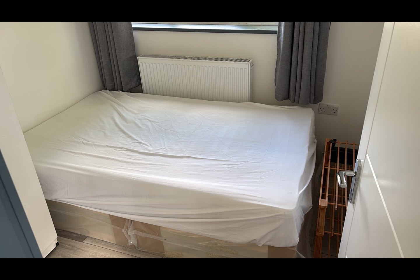 Room Eltham Palace Road in Greater London