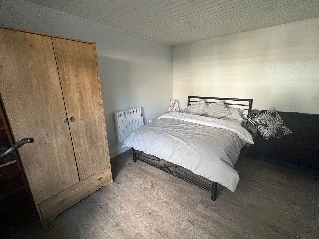 Flat Courtenay Avenue in Greater London