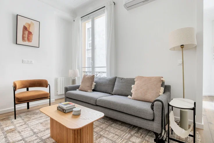 Appartement Rue Gustave Courbet à Paris