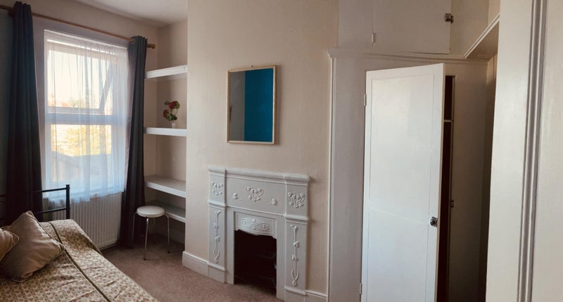 Room Heming Road in Greater London