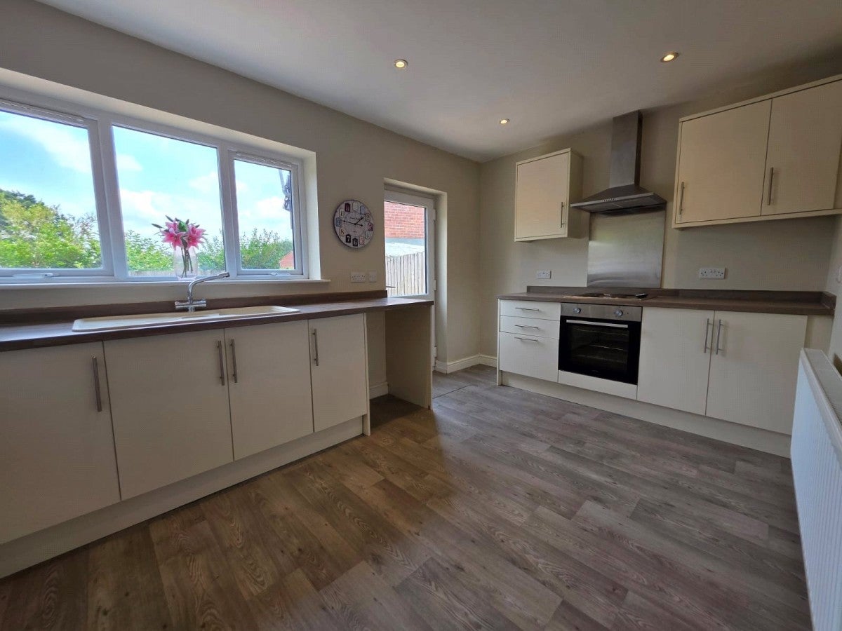 House Nell Gwyn Crescent in Gedling