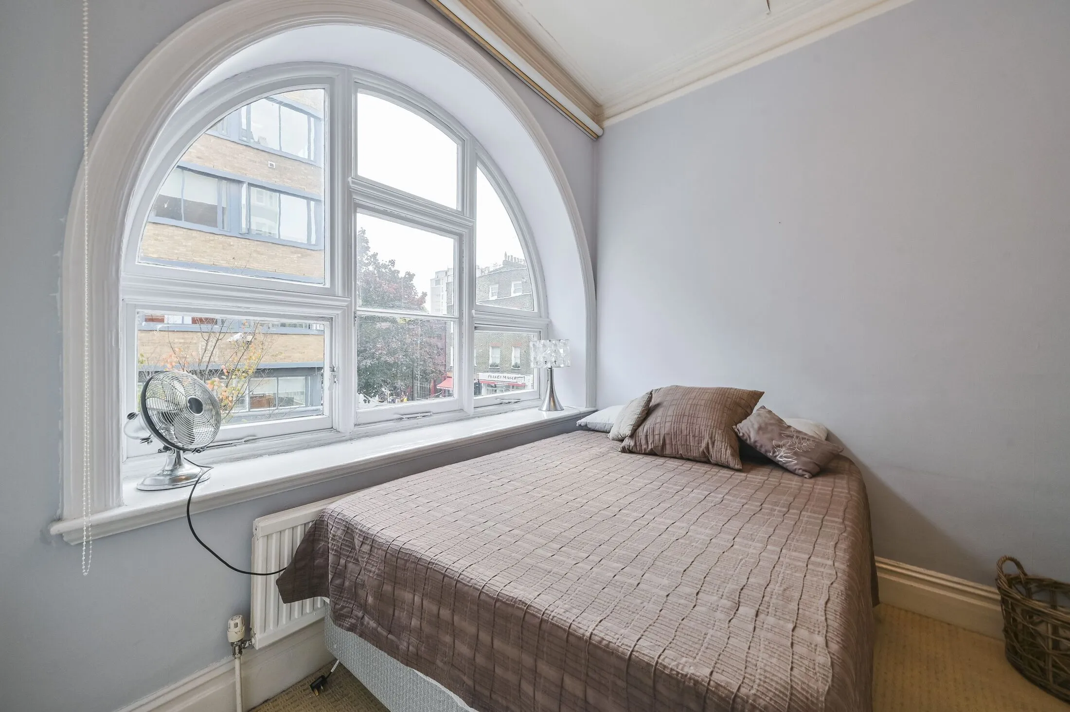 Flat Bernard Street in Greater London
