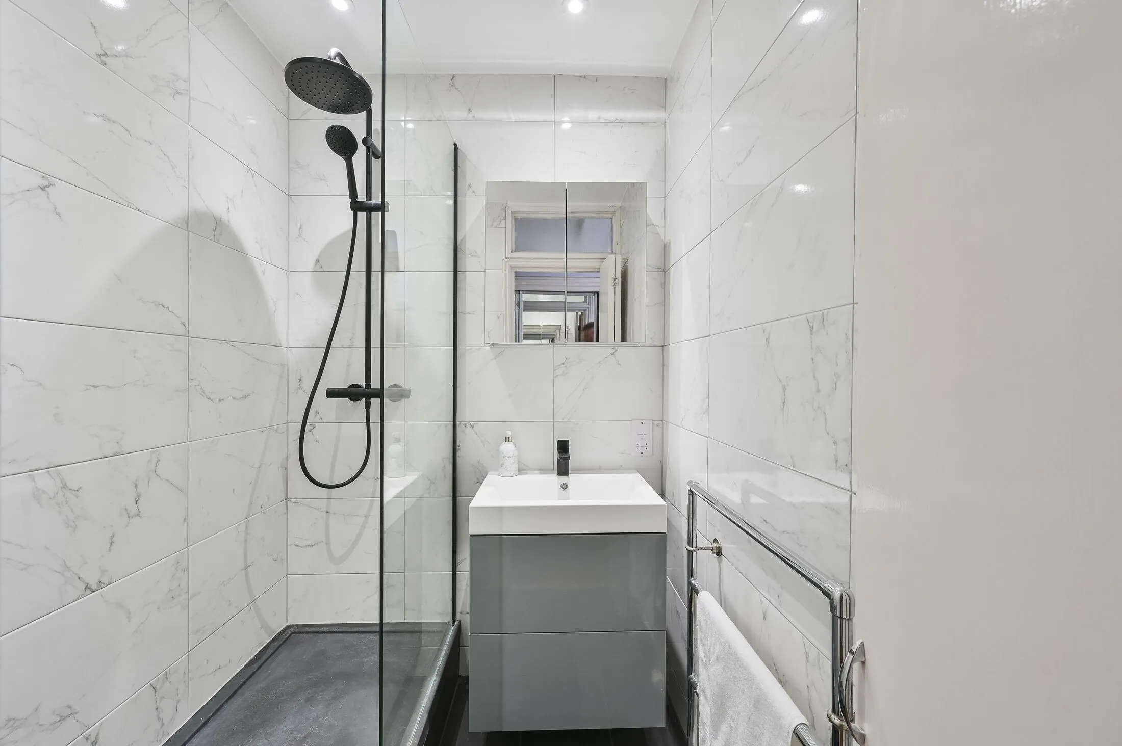 Flat Bernard Street in Greater London