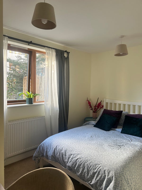 Room Trevithick Way in Greater London