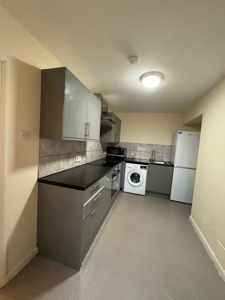 Flat Uxbridge Road in Greater London