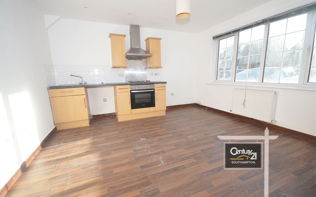 Flat Athelstan Road in Southampton