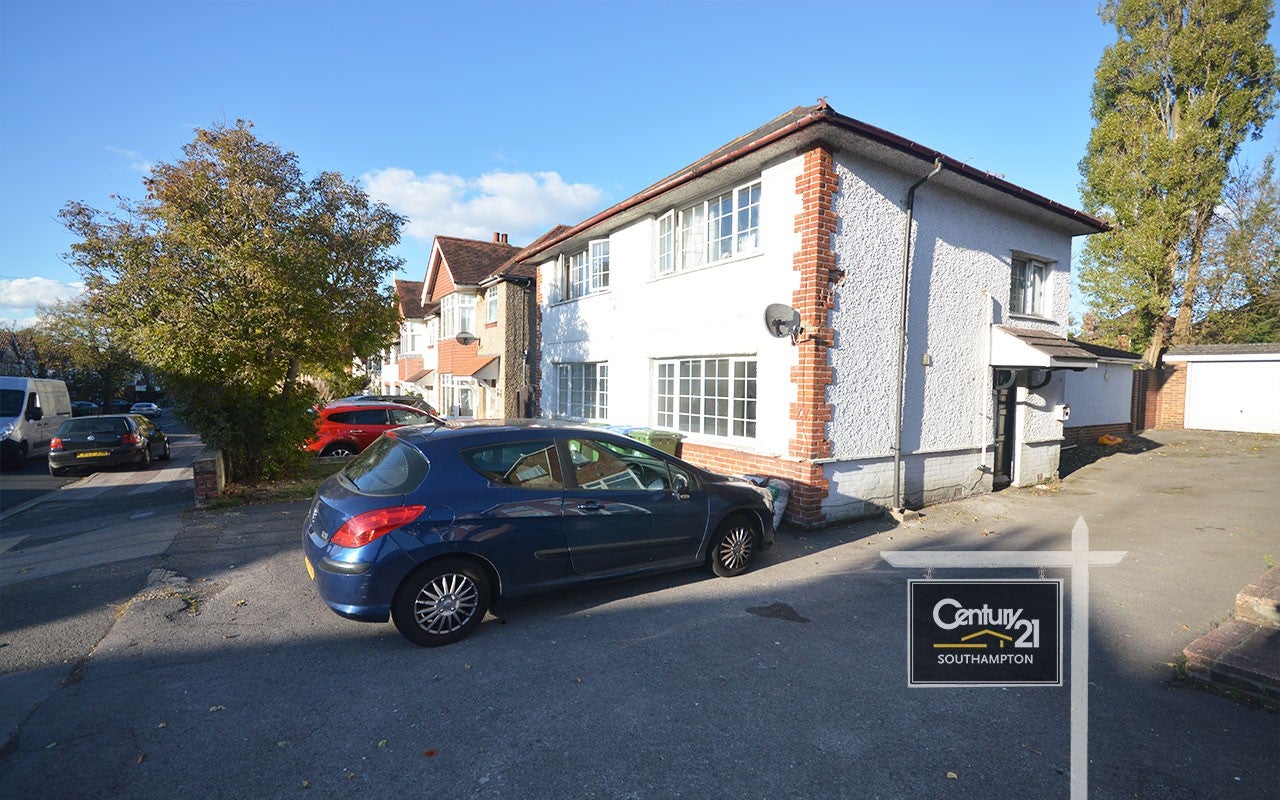 Flat Athelstan Road in Southampton
