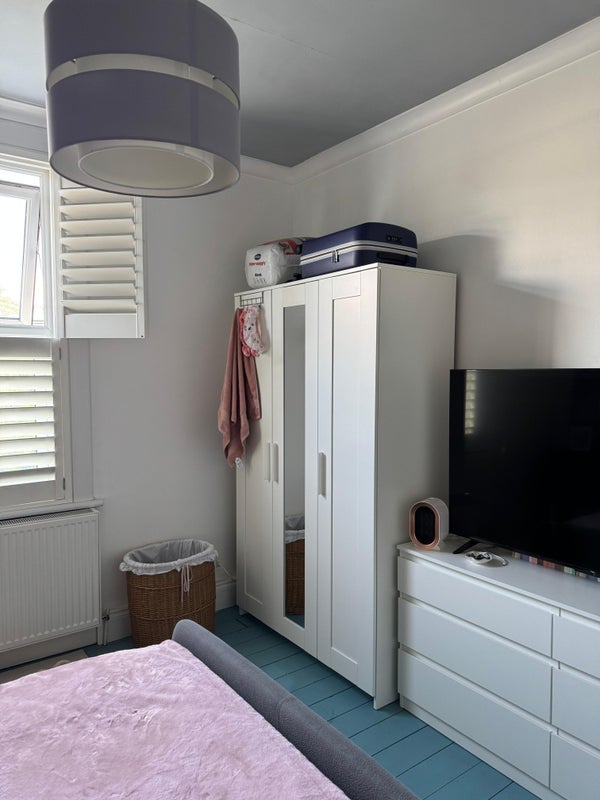 Room Manor Lane in Greater London
