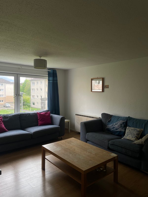 Room Glebe Court in Glasgow