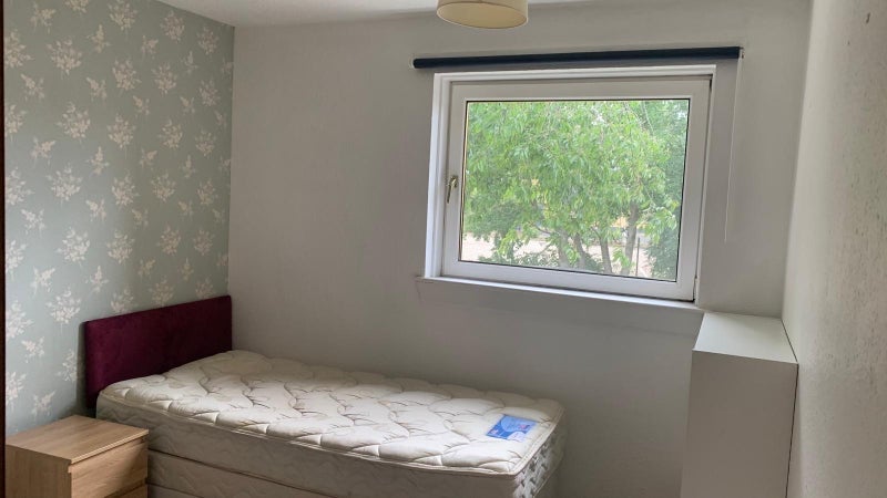 Room Glebe Court in Glasgow