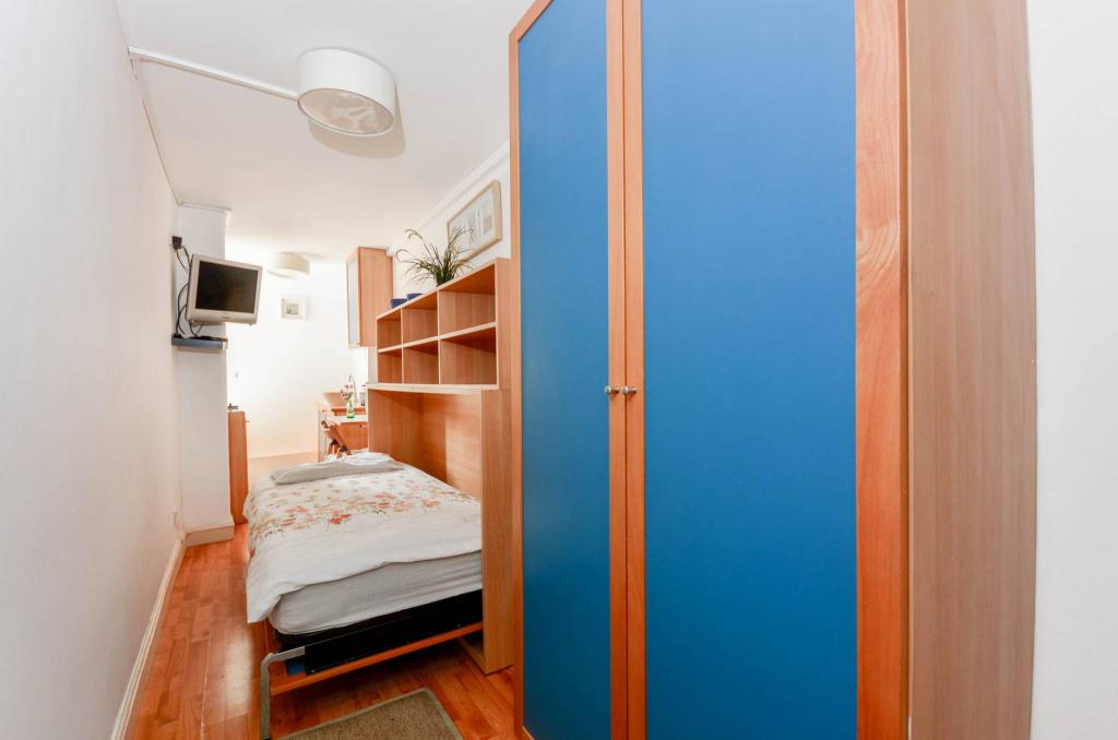 Room Cromwell Road in Greater London