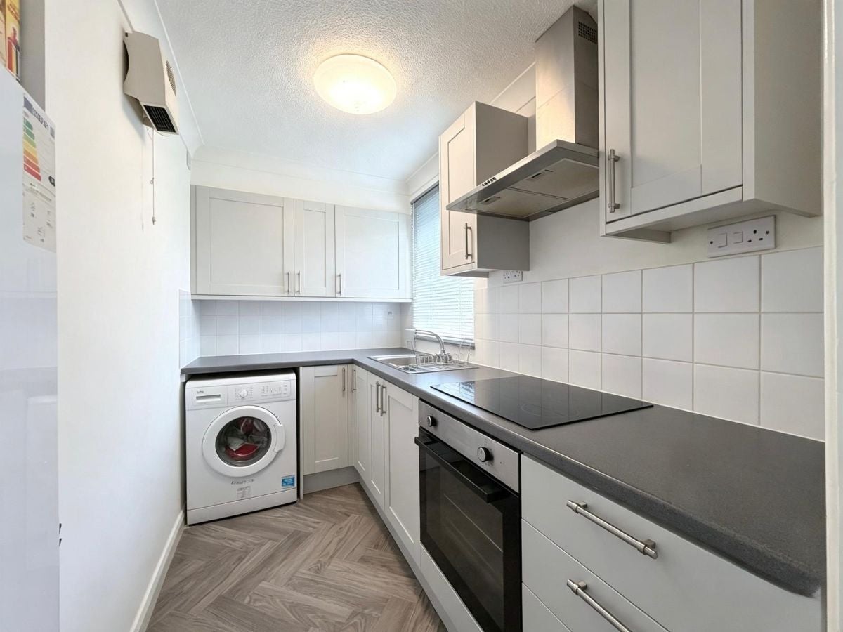 Flat Greding Walk in Brentwood