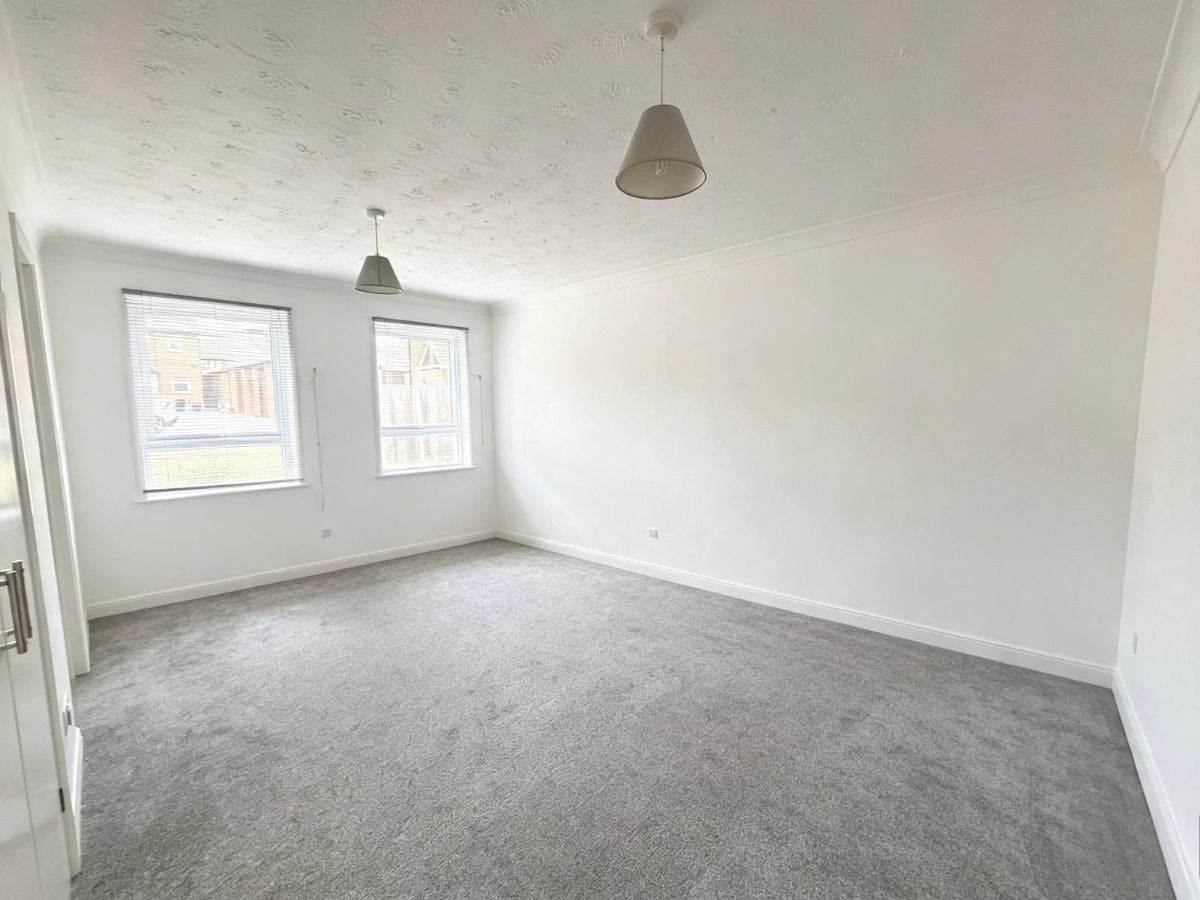 Flat Greding Walk in Brentwood