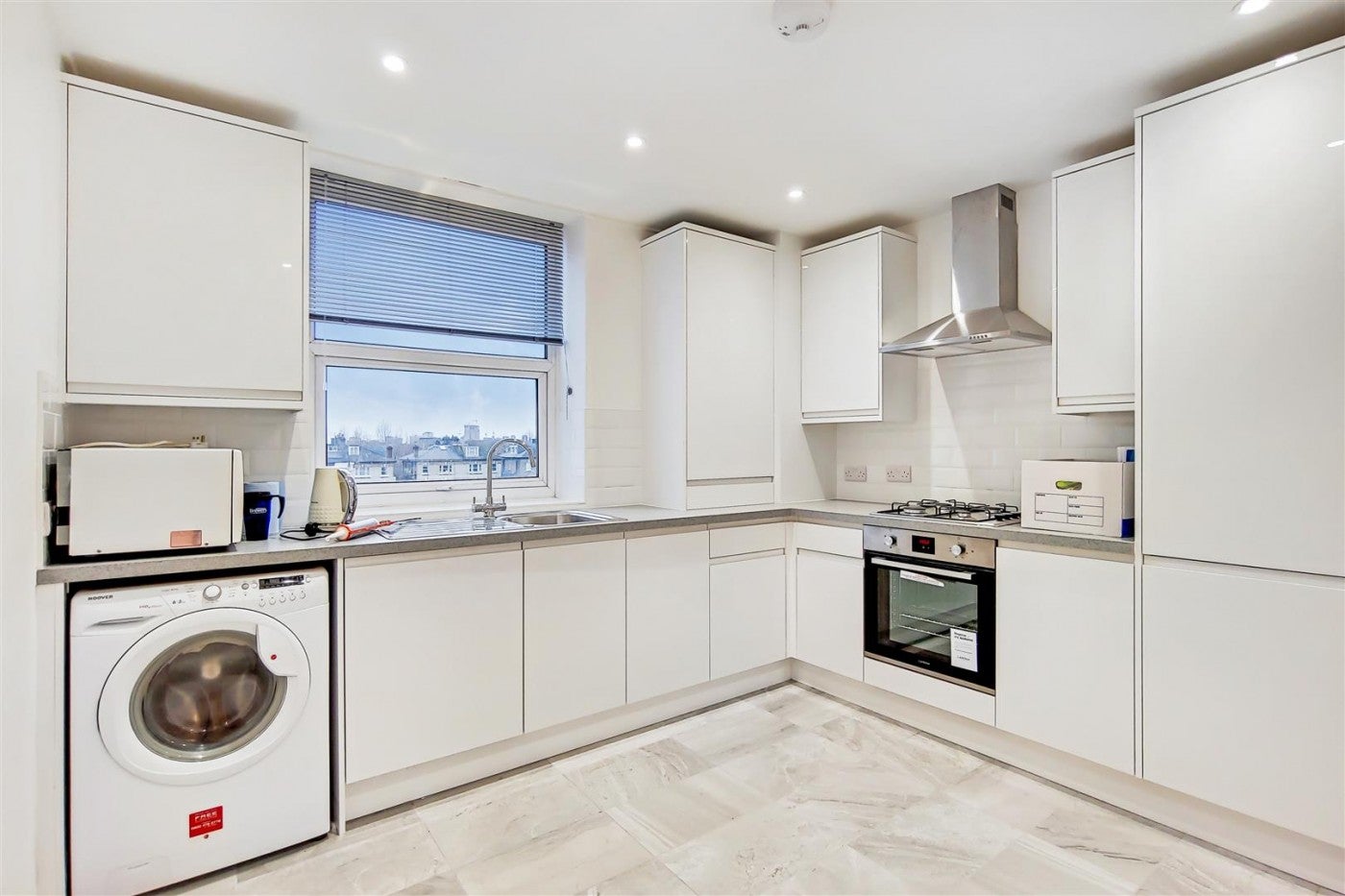 Flat Adelaide Road in Greater London