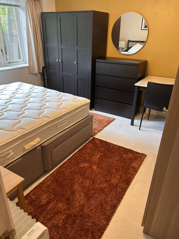 Room Rothesay Avenue in Greater London