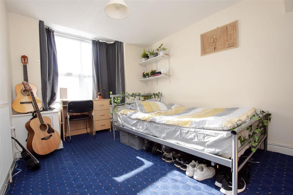 Flat Heeley Road in Birmingham