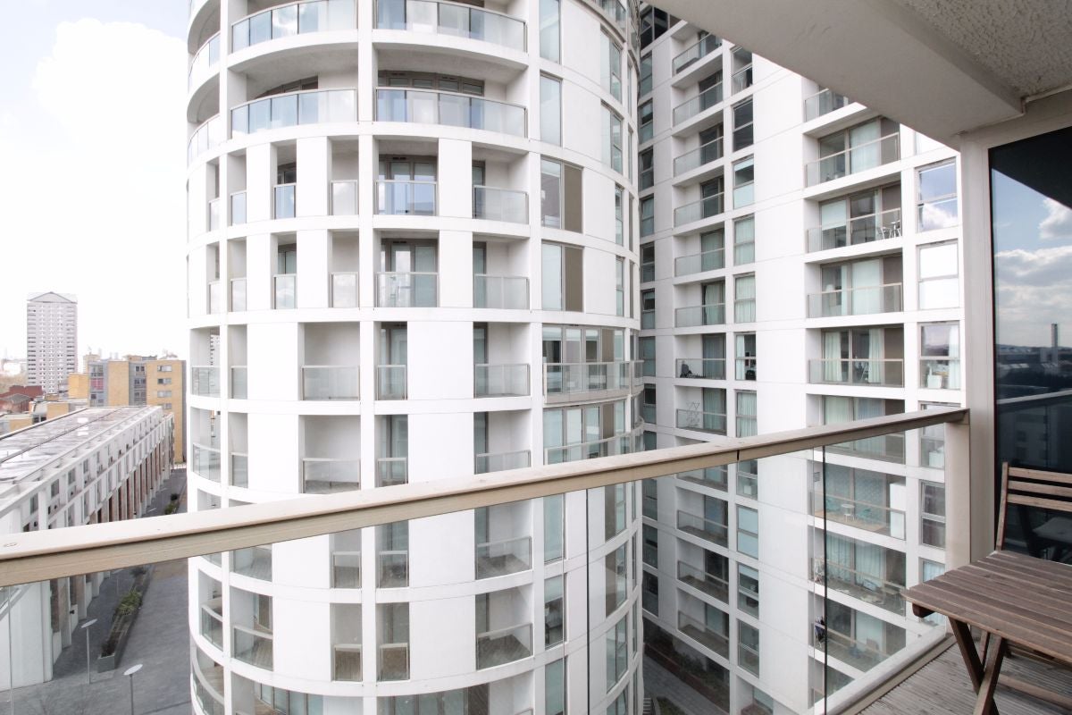 Flat Millharbour in Greater London