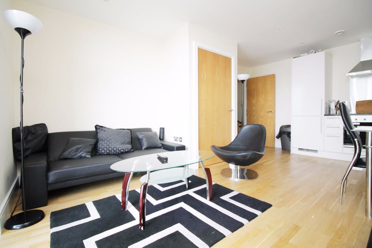 Flat Millharbour in Greater London