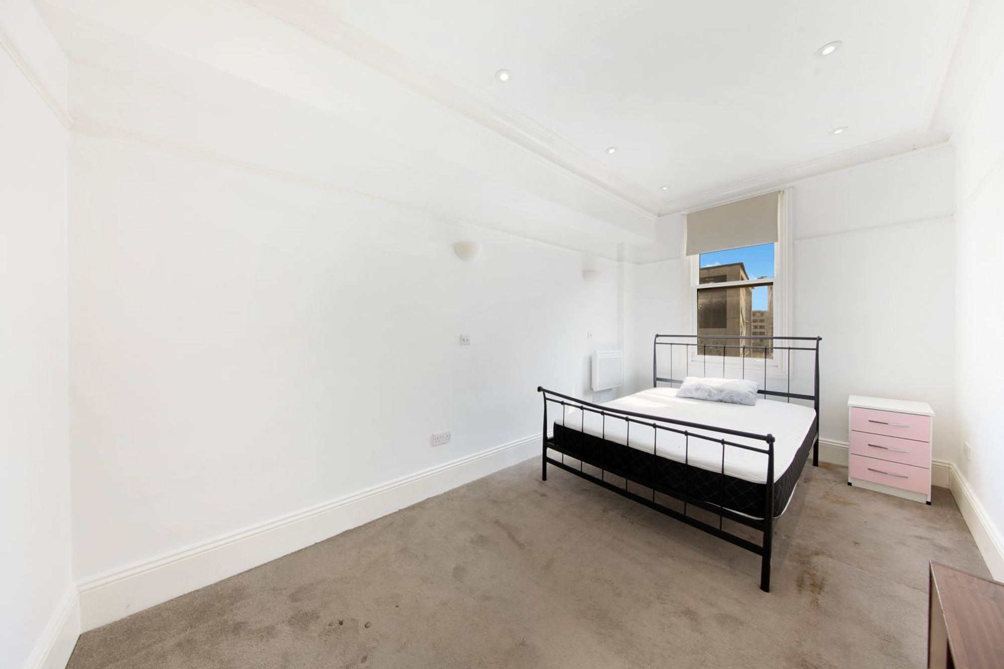Flat Surrey Street in Greater London