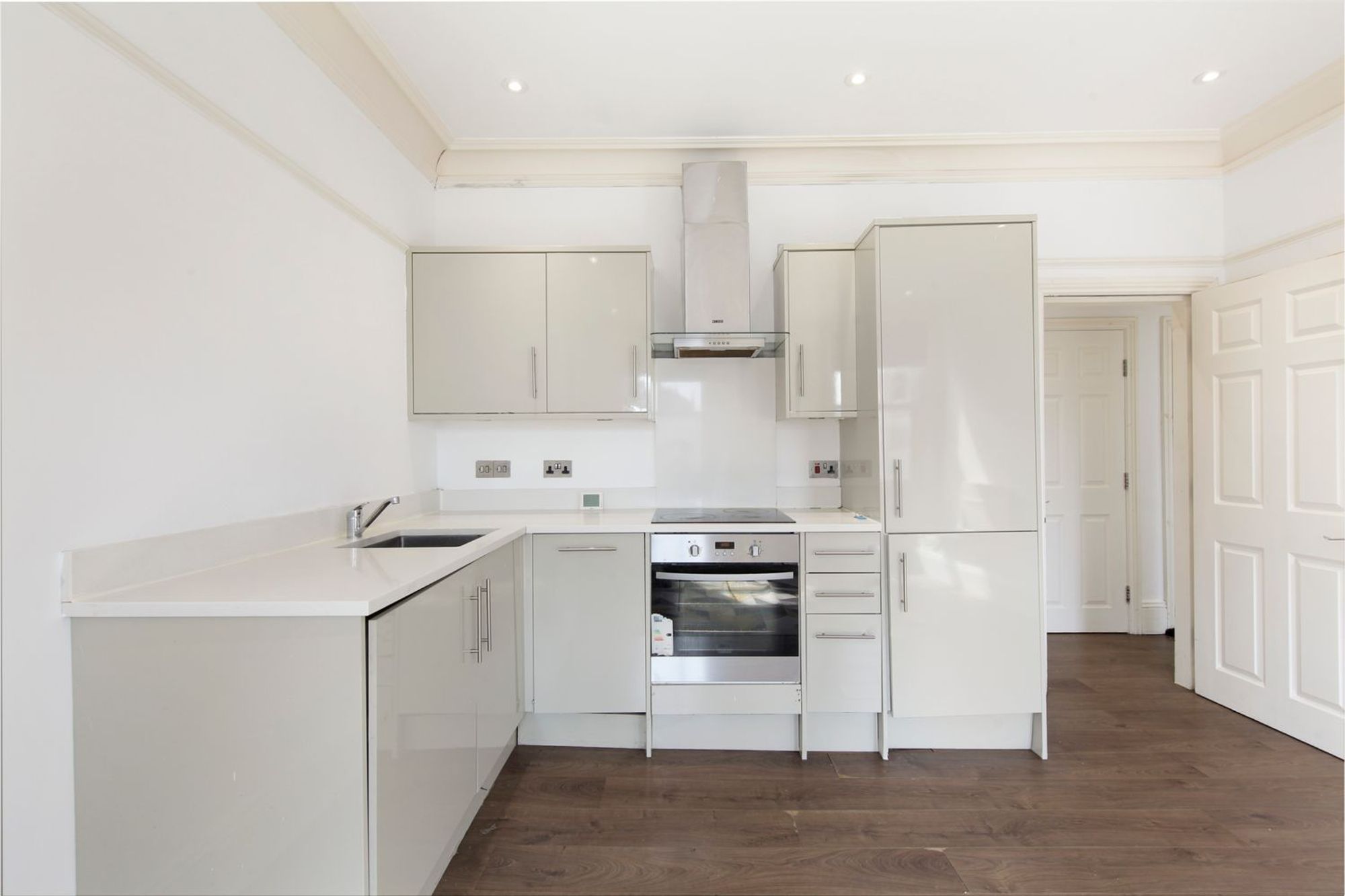 Flat Surrey Street in Greater London