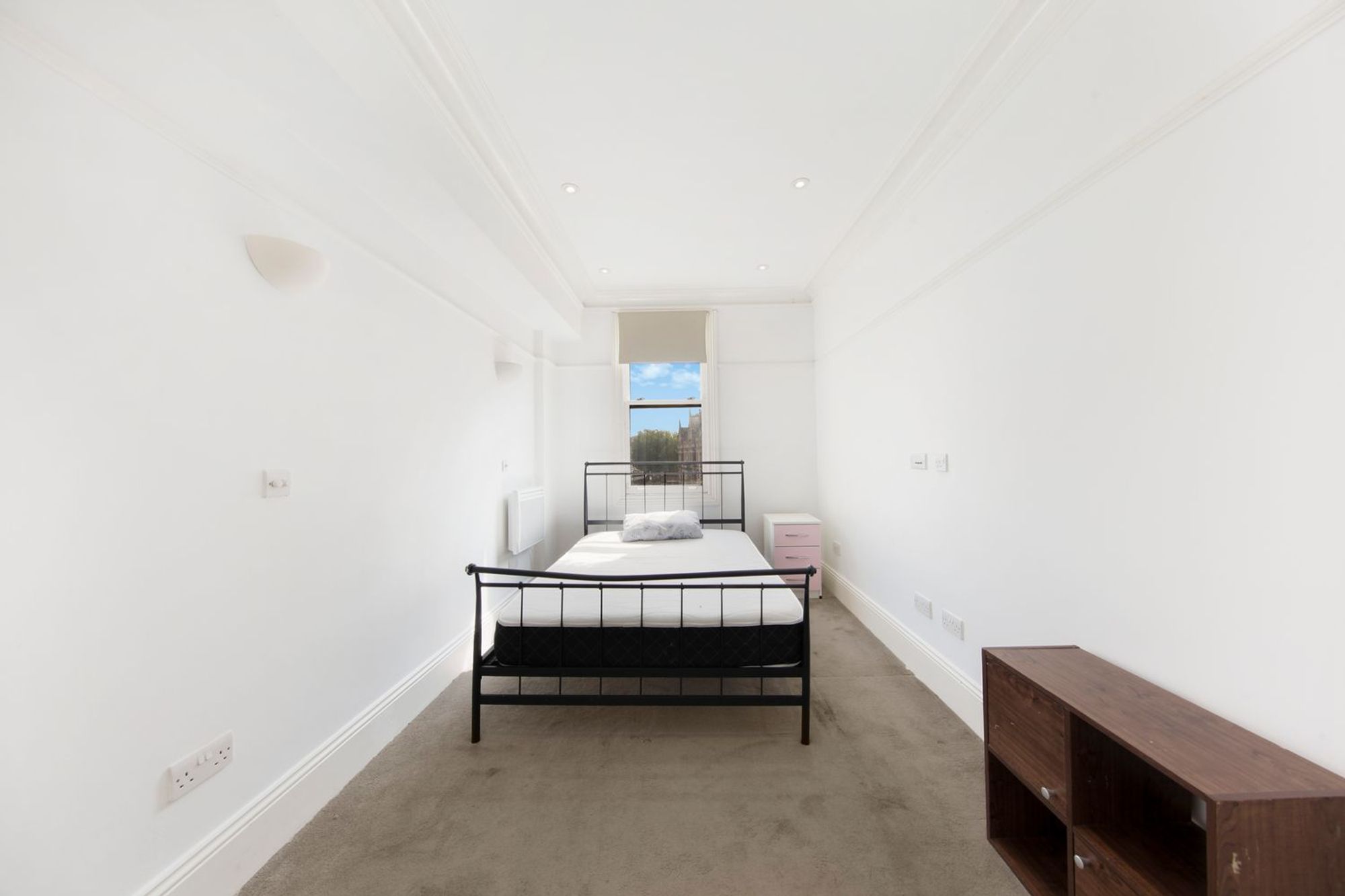 Flat Surrey Street in Greater London
