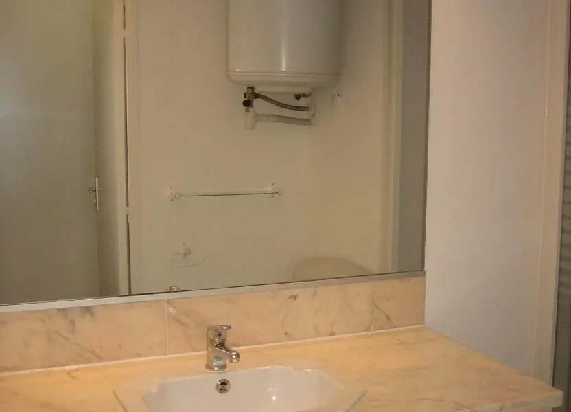 Chambre Rue du Portail à Marseille