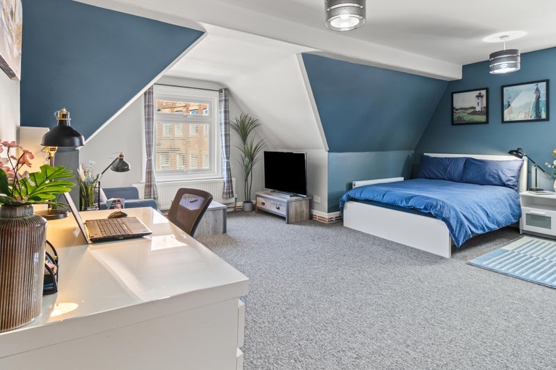 Room Wharncliffe Road in Bournemouth
