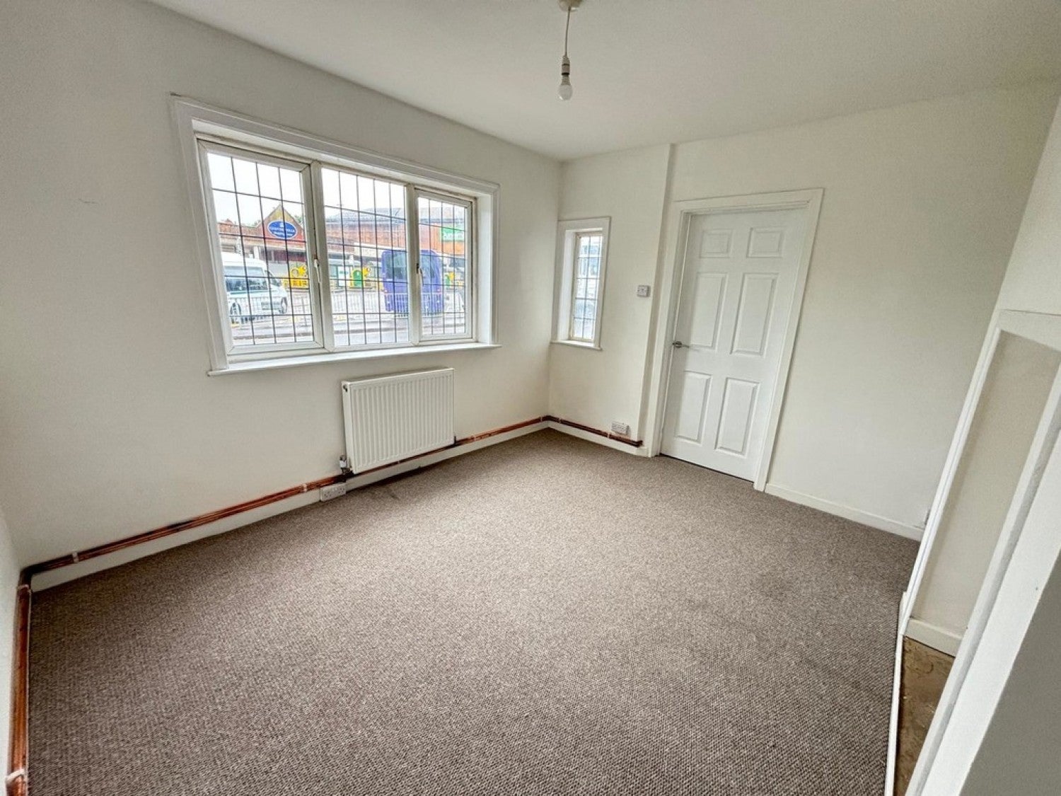 Flat Glovers Walk in Yeovil