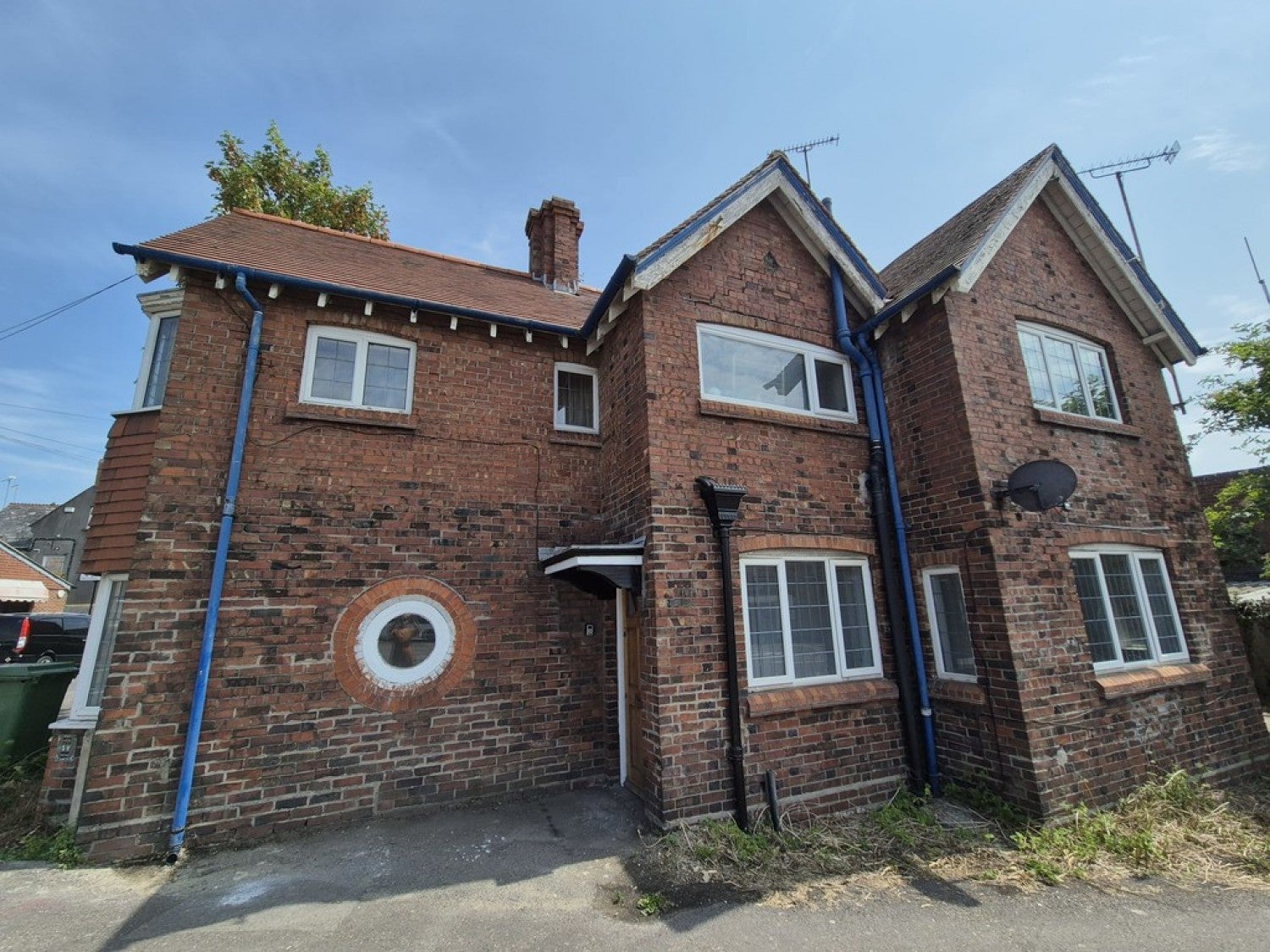 Flat Glovers Walk in Yeovil