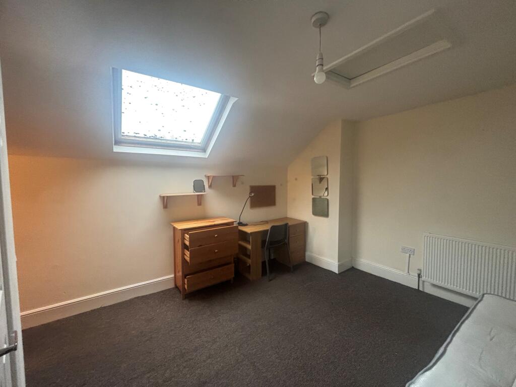 Room Bristol Road in Birmingham