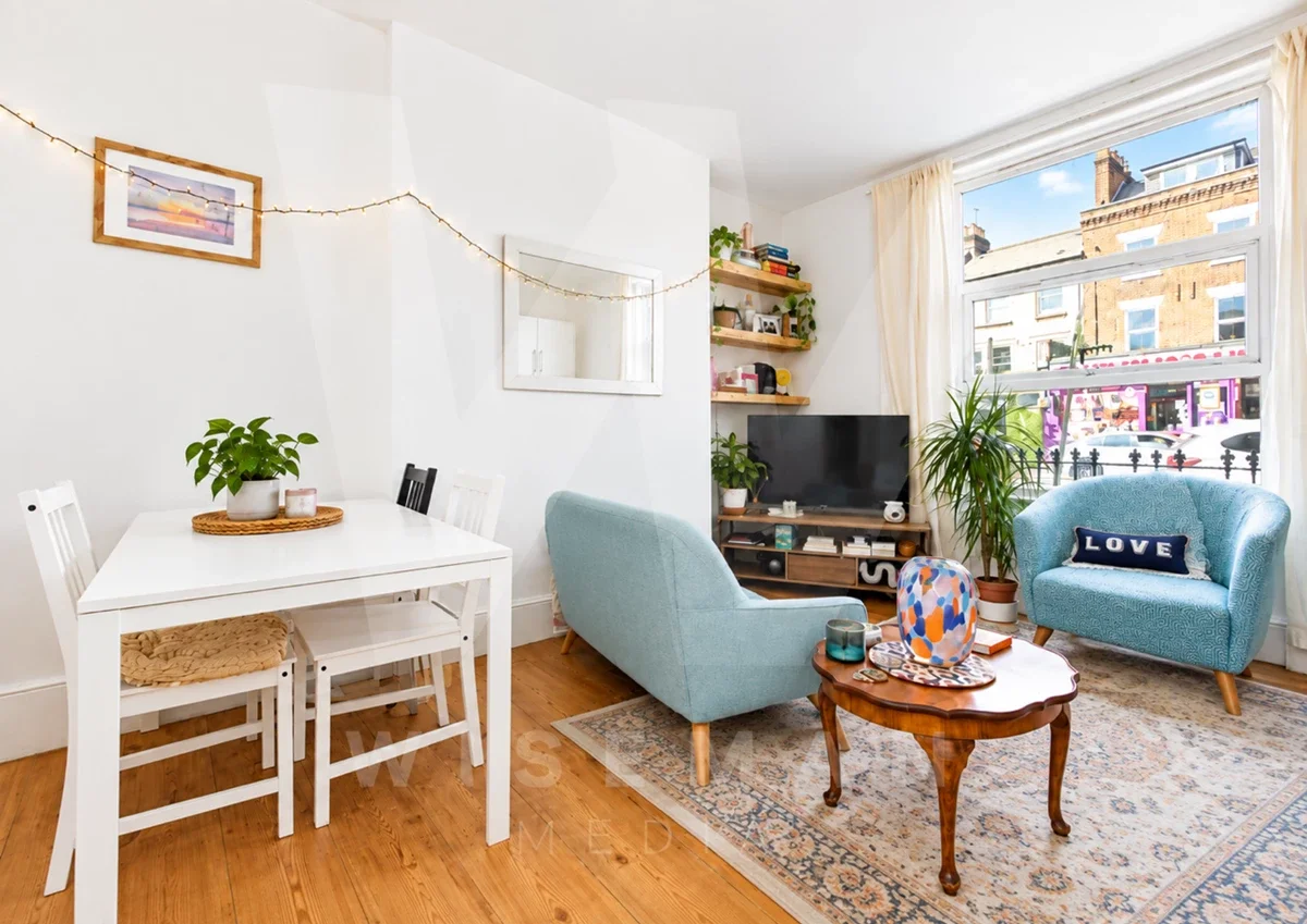 Flat Caledonian Road in Greater London