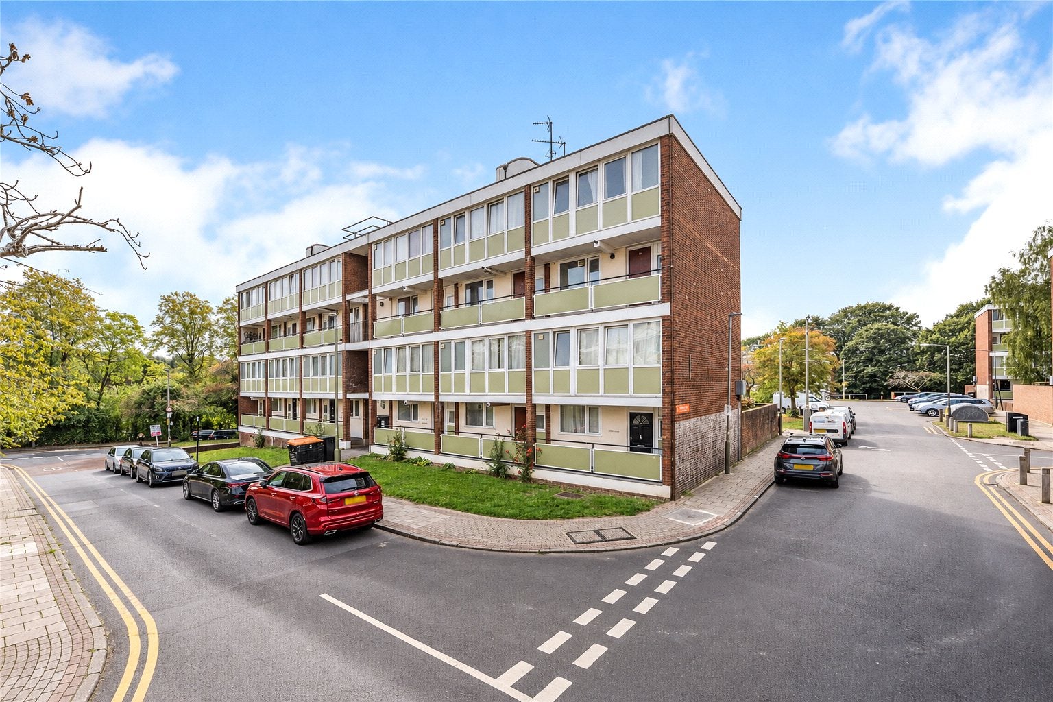 House Ibsley Gardens in Greater London